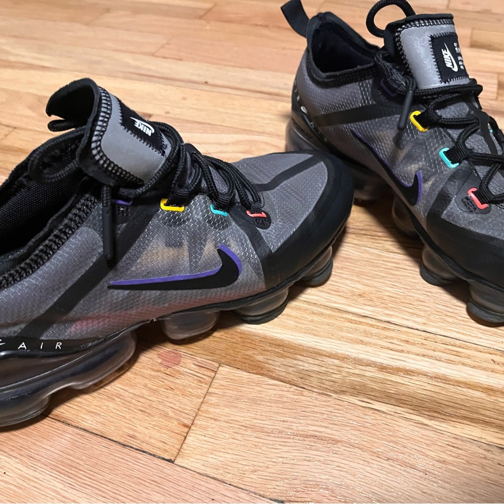 Gray and neon Nike pro max bubble sneakers track running fashion Airmax black